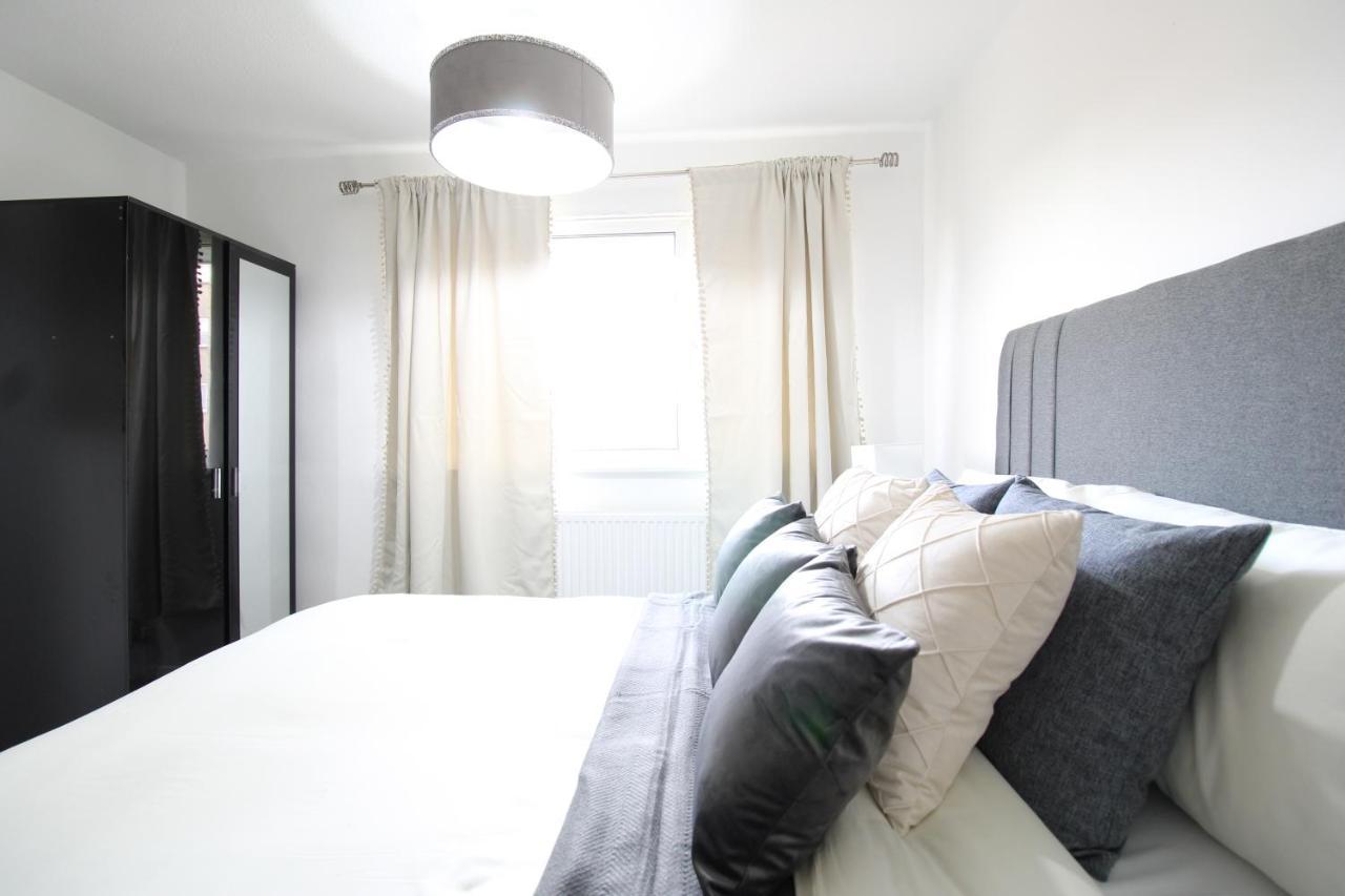 Virexxa Aylesbury Centre Appartement Buitenkant foto